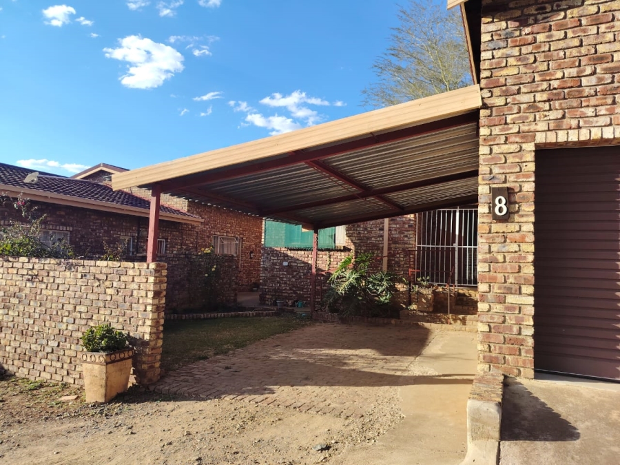 16 Bedroom Property for Sale in Hartswater Northern Cape